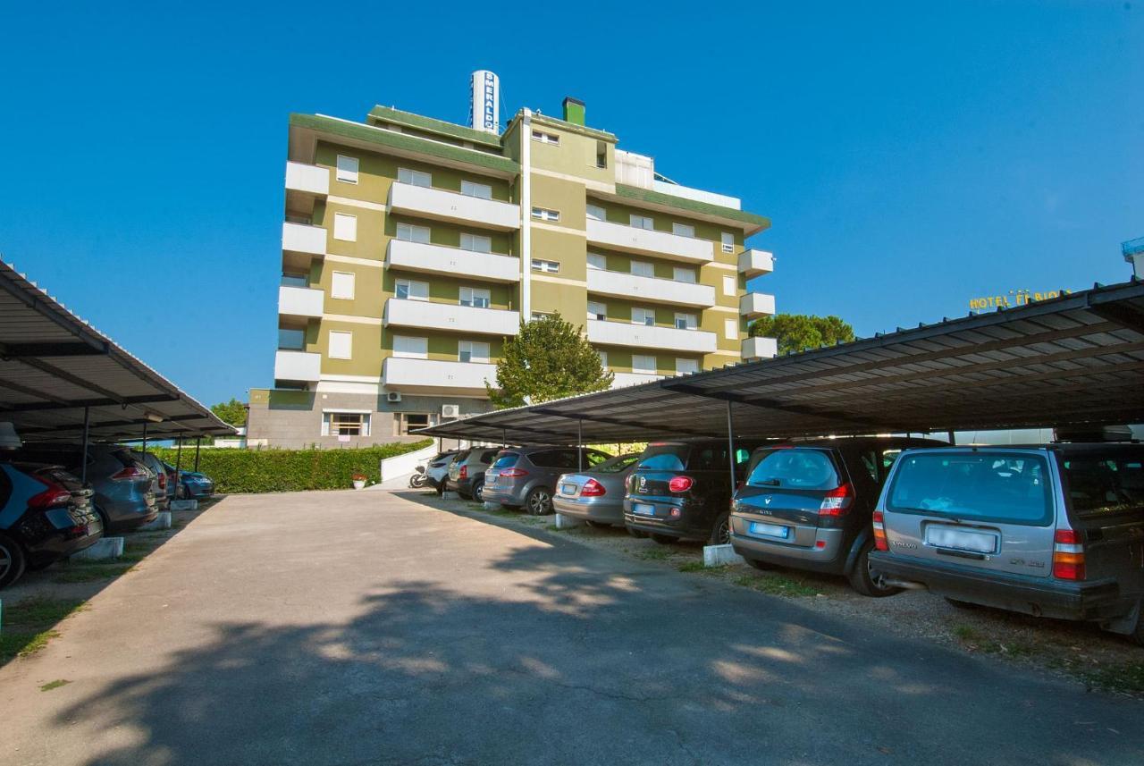 Hotel Smeraldo ジュリアノーヴァ エクステリア 写真
